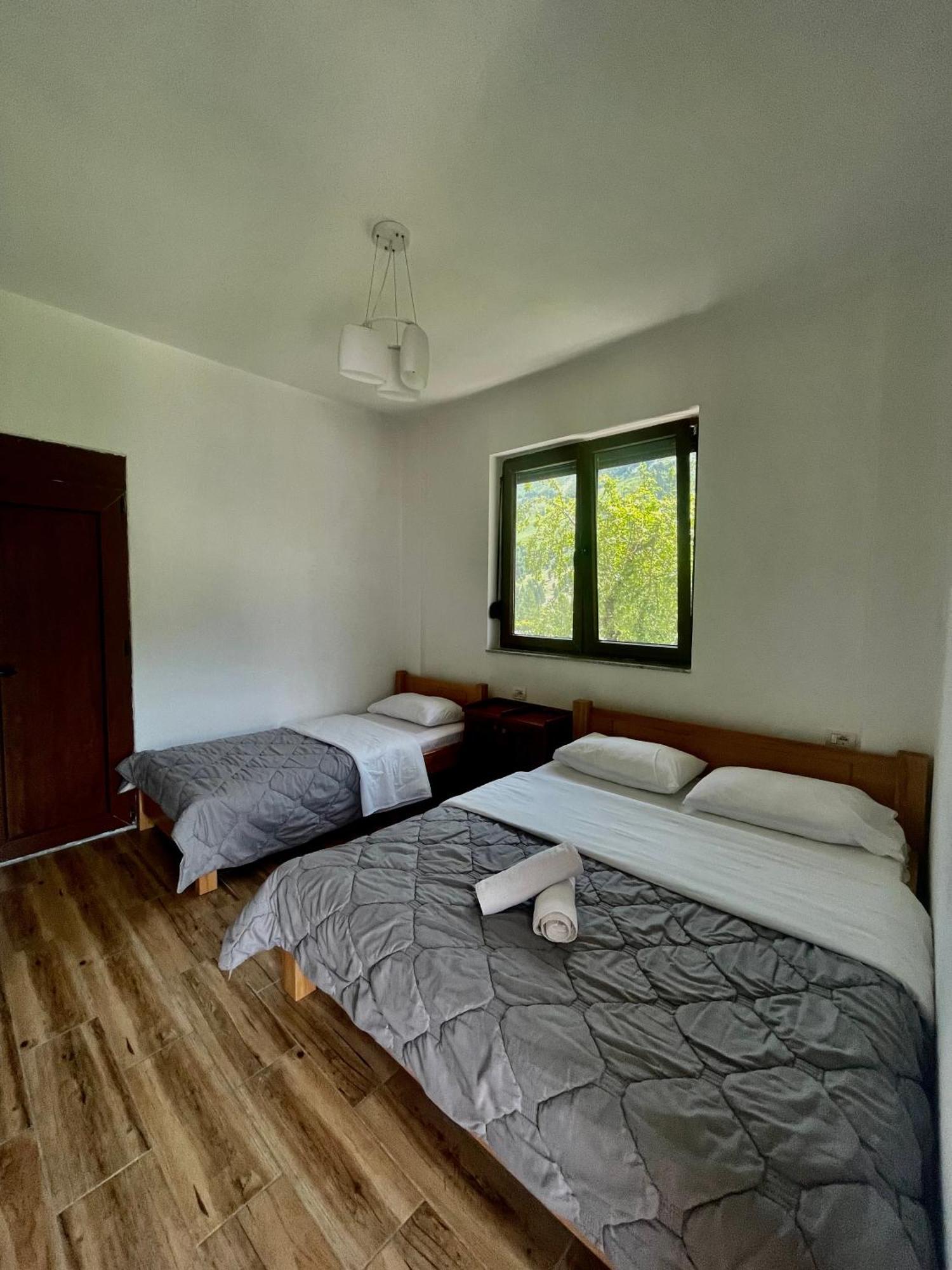 Lazer Cardaku guest house Valbone Buitenkant foto