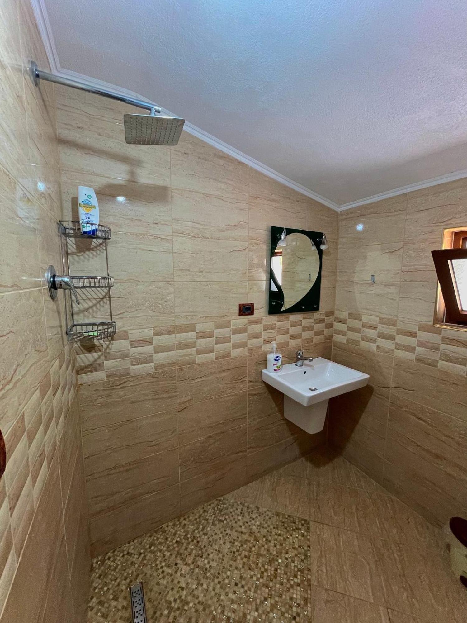 Lazer Cardaku guest house Valbone Buitenkant foto