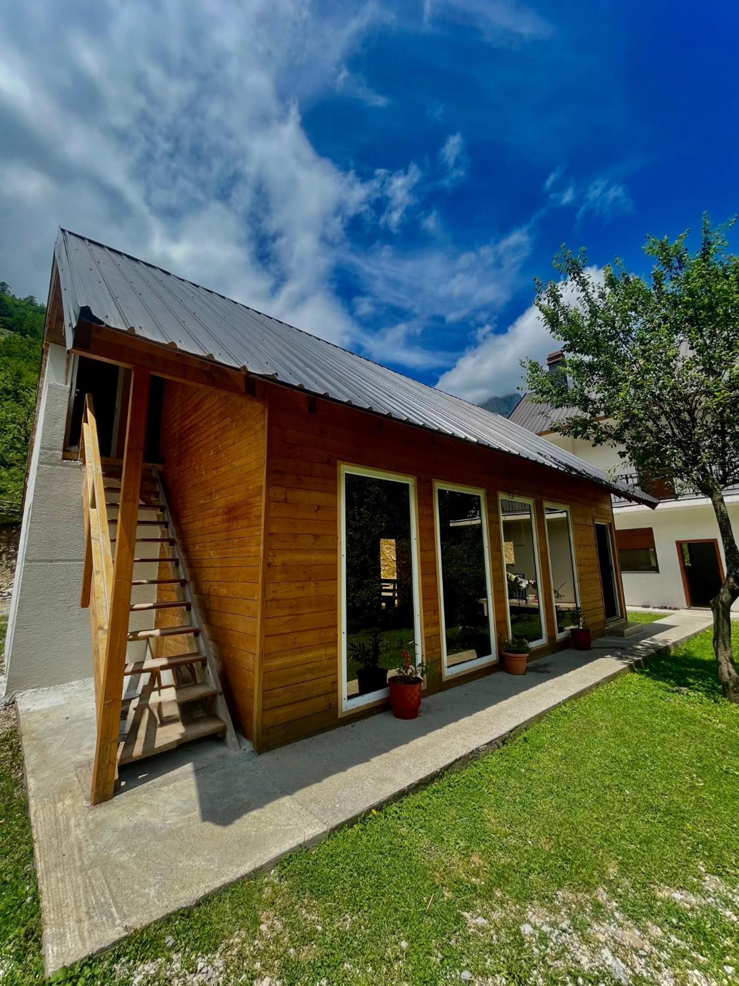 Lazer Cardaku guest house Valbone Buitenkant foto