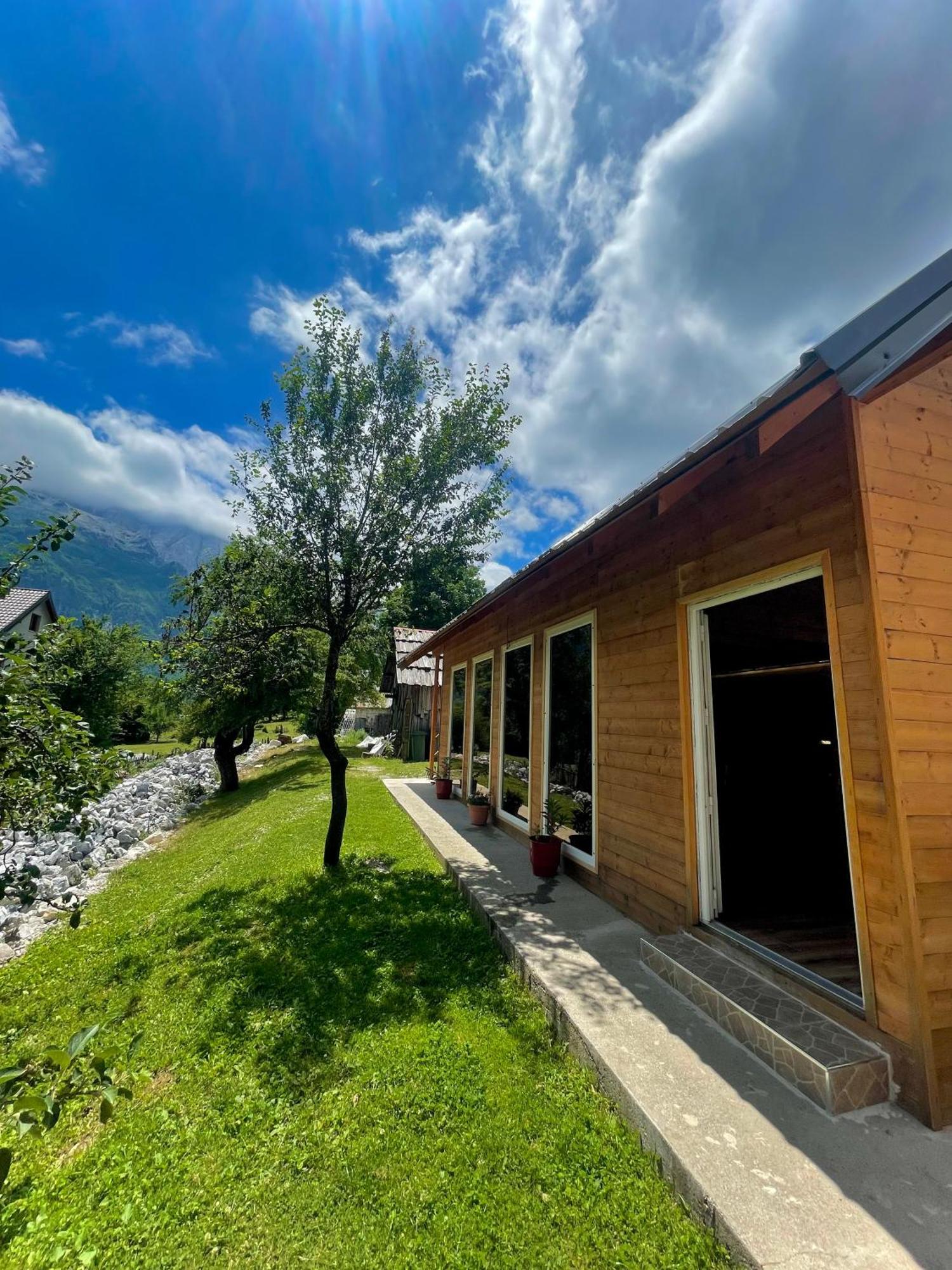 Lazer Cardaku guest house Valbone Buitenkant foto
