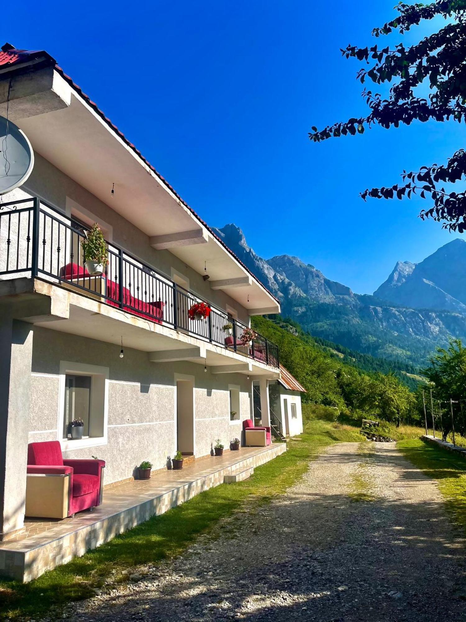 Lazer Cardaku guest house Valbone Buitenkant foto