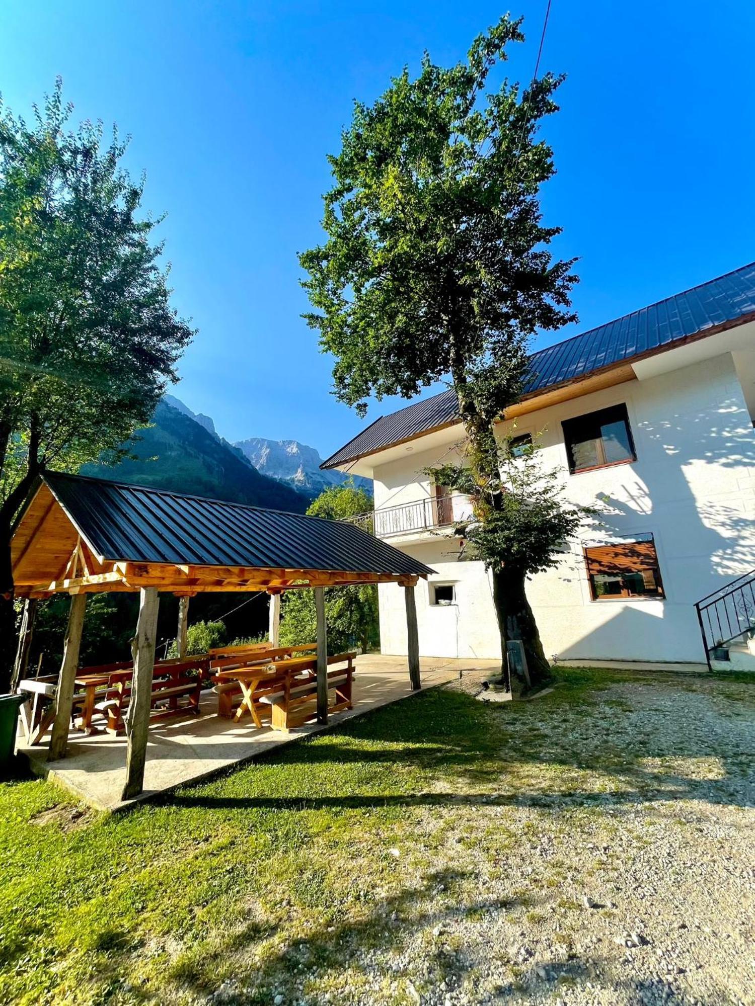 Lazer Cardaku guest house Valbone Buitenkant foto