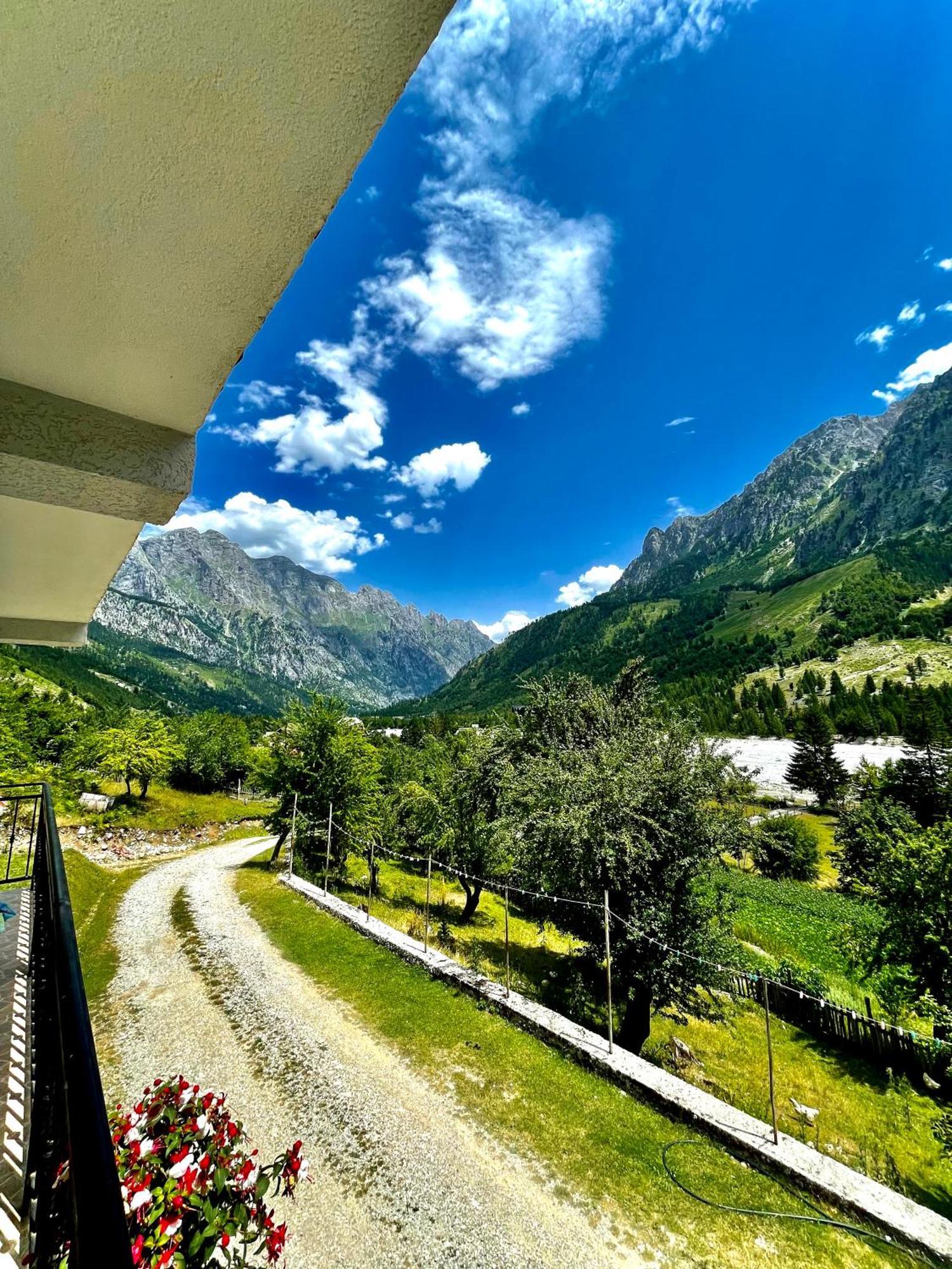 Lazer Cardaku guest house Valbone Buitenkant foto
